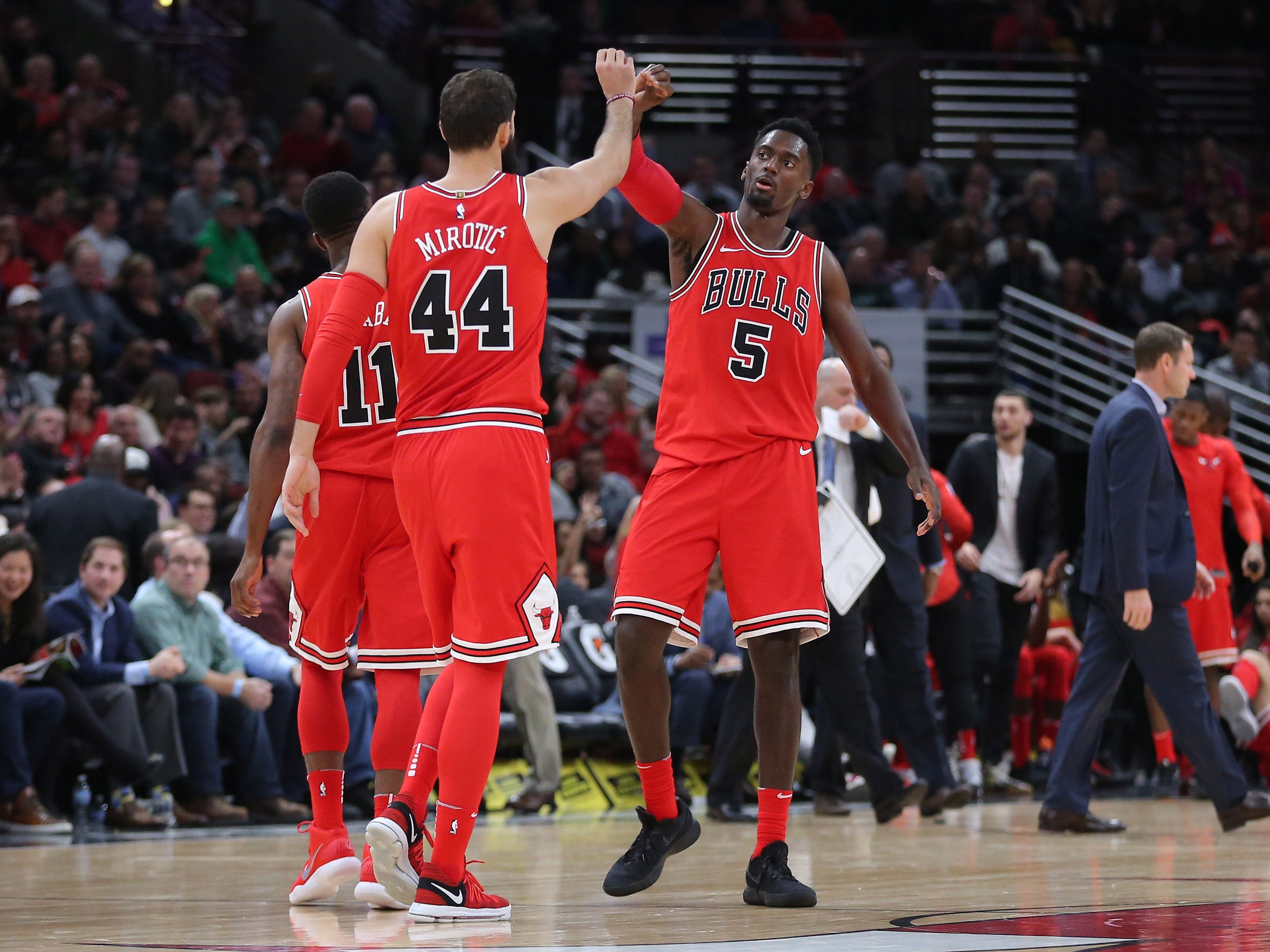 nikola mirotic jersey